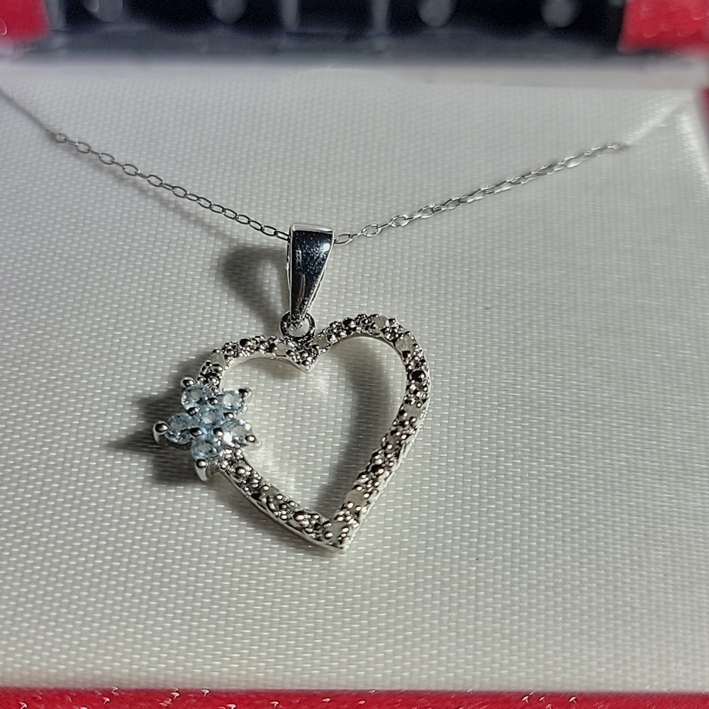 Sterling Silver Delicate Heart necklace.